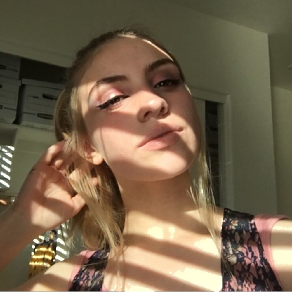 Meet your Posher, Kayla